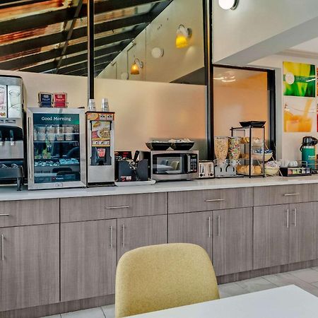 Quality Inn Detroit Downtown Bagian luar foto