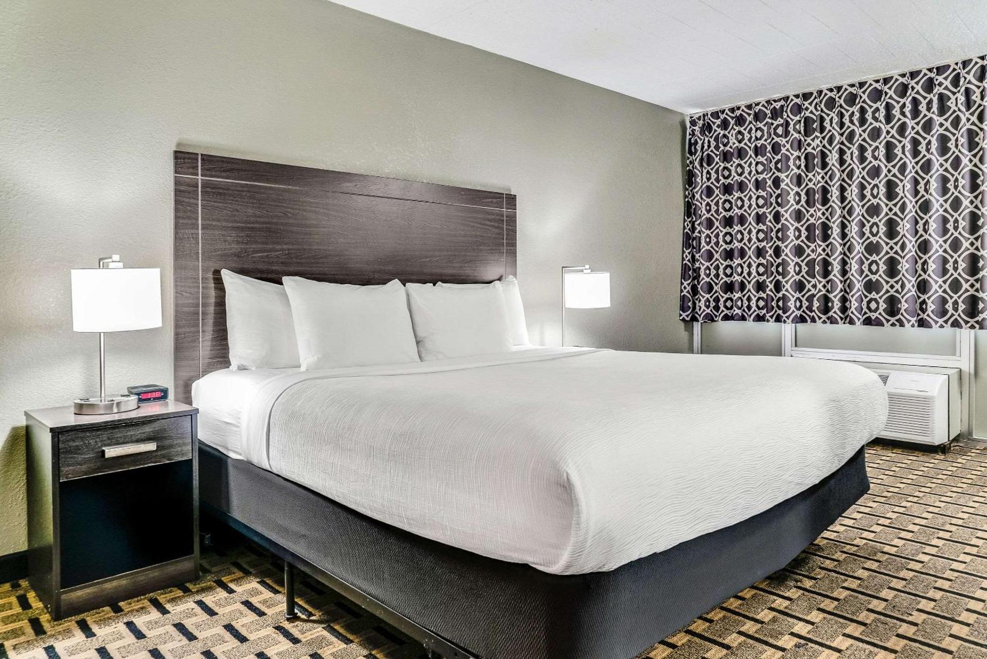 Quality Inn Detroit Downtown Bagian luar foto